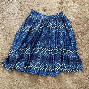 Blue patterned full skirt with pockets!!